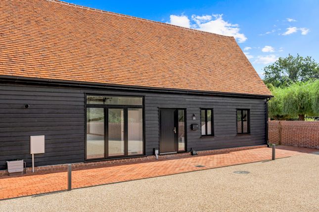 7 Lea Hall Barns, Dunmow Road, Bishop's Stortford photo 2