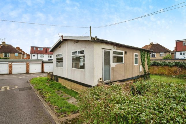Mobile/park home for sale in Woodvale Park, Sutton Road, St.Albans