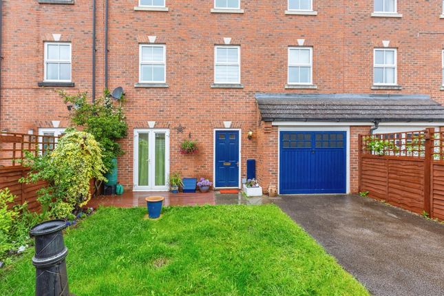 Thumbnail Town house for sale in Hickman Street, Aylesbury