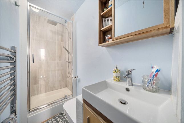 62, Amina Way, London photo 4