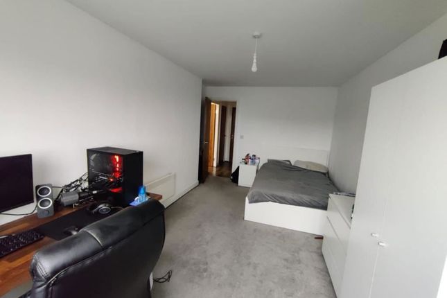 Flat for sale in Waterfront West, Brierley Hill
