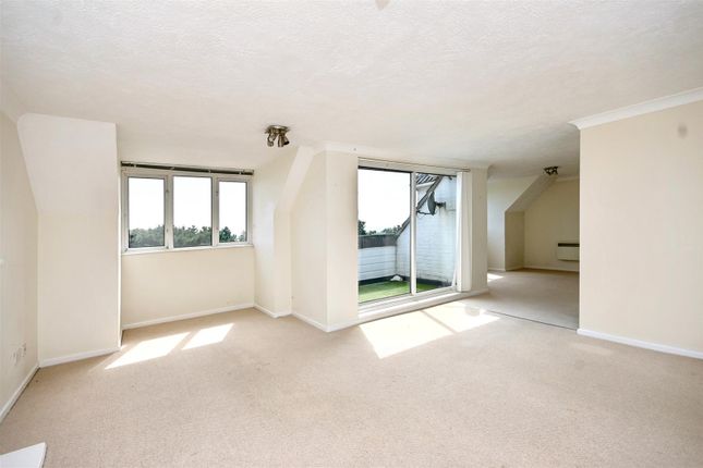 31, Collingwood Close, Eastbourne photo 3