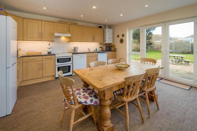 117 Howgate Road photo 2