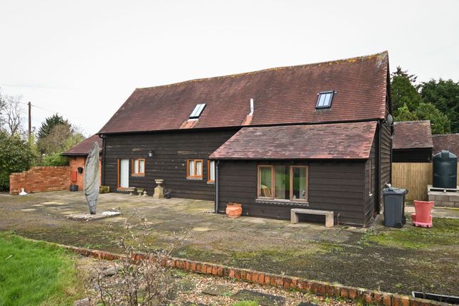 Lake Farm Barn Welland Court Lane, Worcester photo 3