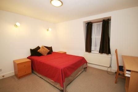 Bm8Upper Bedroom Master2.Jpg