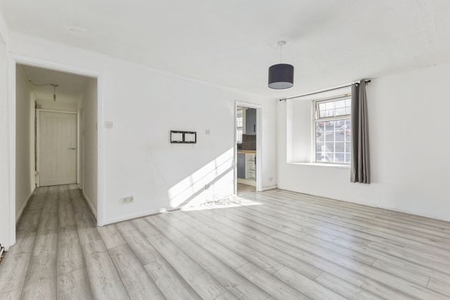 Flat 1, 24, Colley End Road, Devon photo 2