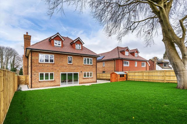 Horseshoe Crescent, Guildford photo 2