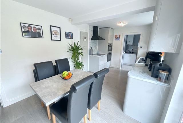11, Fox Lane Court, Sheffield photo 4