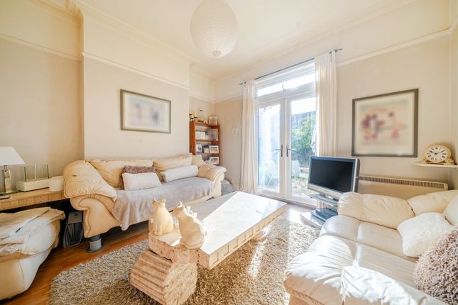 Flat 2, 23, Eridge Road, Kent photo 3