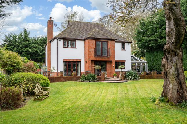 Thumbnail Detached house for sale in The Crest, Welwyn