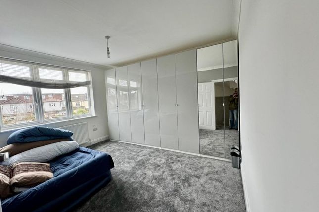 38, Wycombe Road, London photo 4