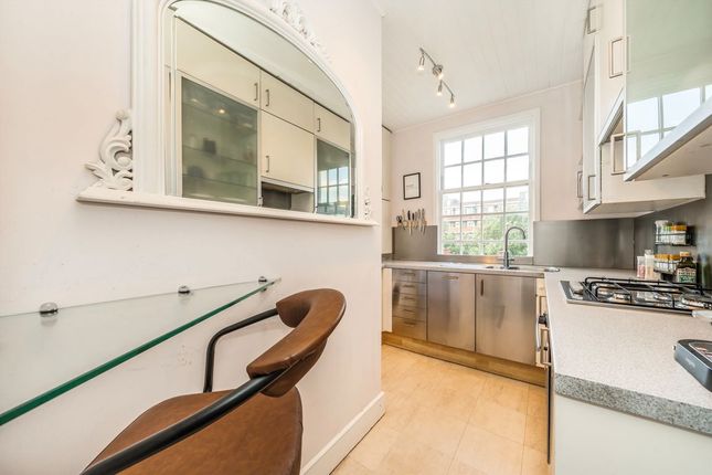 Flat 12, 79-81, St. Georges Drive, London photo 3
