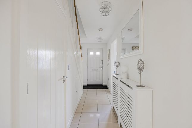2, Trumpeter Road, Cheltenham photo 4