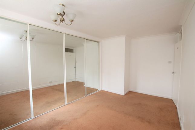 37, Queens Drive, Cottingham photo 4