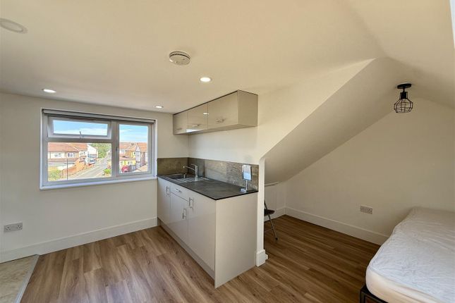 40, Baylis Road, Slough photo 4