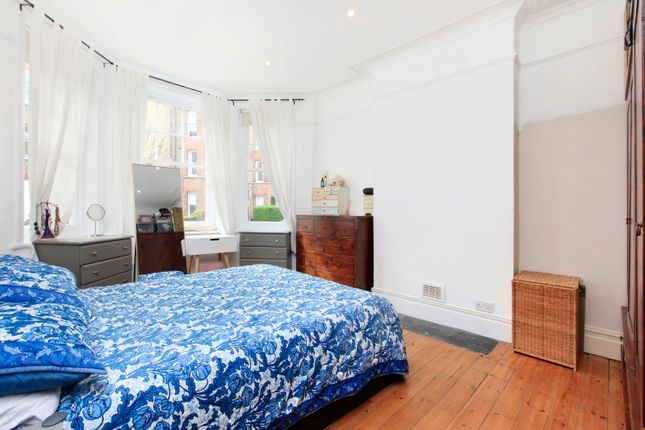 Flat for sale in Cecil Mansions, Marius Road, London