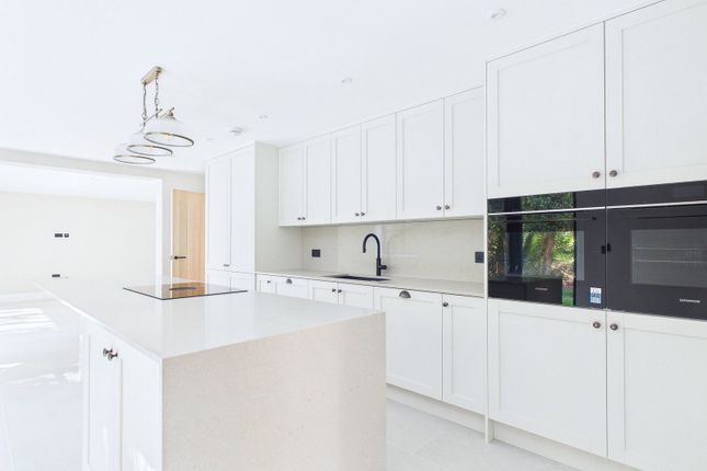 Woodview, Oxhey Lane, Watford photo 4