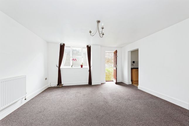 Flat 3, 16, Dalby Square, Margate photo 3