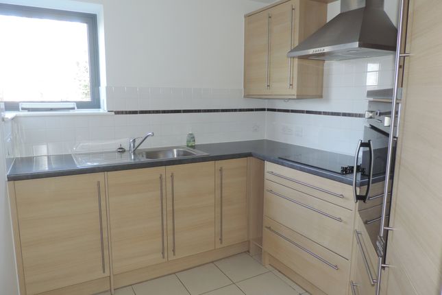 2 Bed Flat For Sale In Mandeville Court Darkes Lane Potters Bar