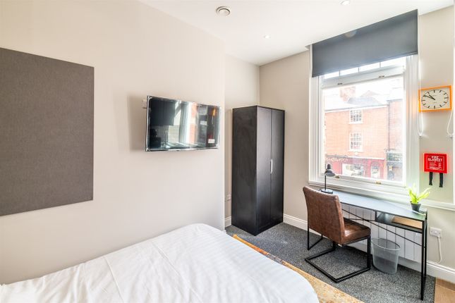 Flat to rent in Block B, Canning Place
