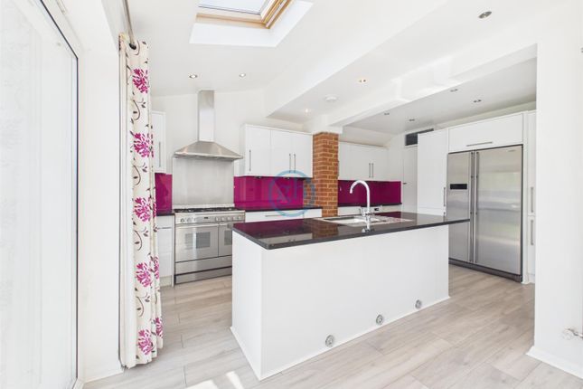 46, Jubilee Drive, Ruislip photo 3