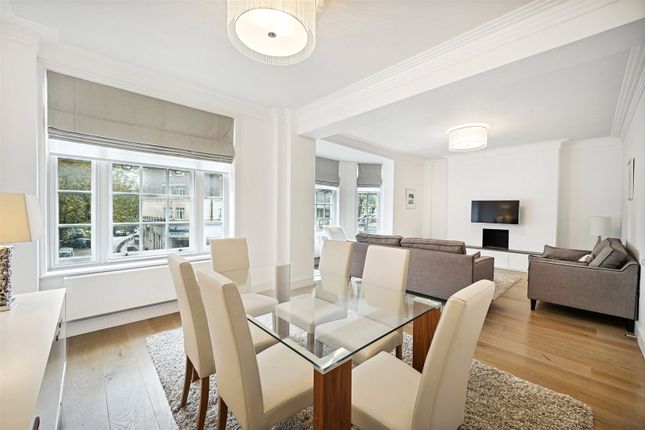 Thumbnail Flat to rent in Onslow Square, South Kensington