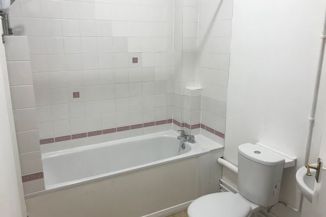 61A, Yeovil photo 5