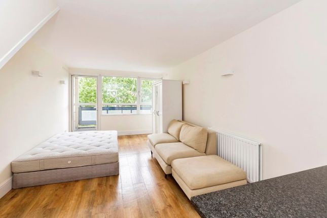 Thumbnail Maisonette to rent in Butler House, Poplar