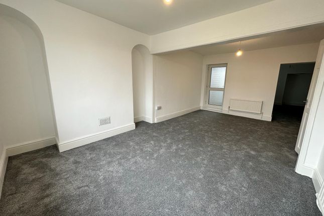 66 Penfilia Rd, Swansea photo 3