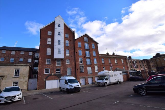 Thumbnail Flat for sale in Commercial Road, Gloucester