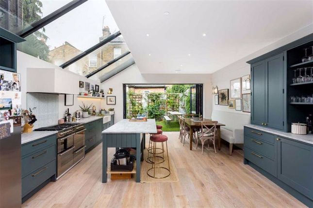 Terraced house for sale in Gascony Avenue, London