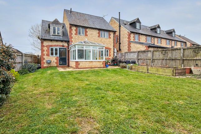 5 Willow Brook, Ploughley Road, Bicester photo 4