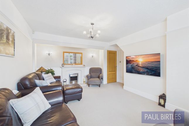 27, Minehead Avenue, Trafford photo 3