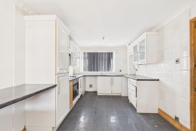 5, Pevensey Close, Hull photo 2