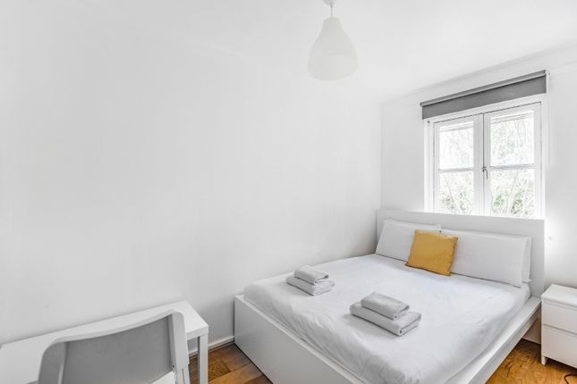 16, Bergholt Mews, London photo 4