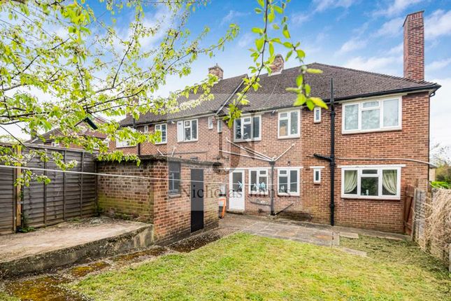 Flat for sale in Grove Road, Cockfosters, Barnet