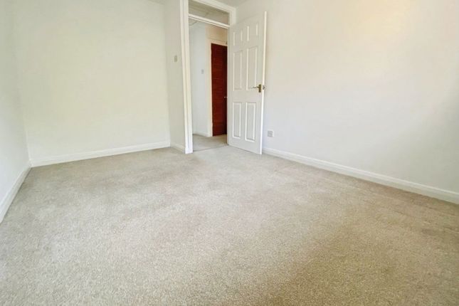 81, St Michaels Way, Bridgend photo 4