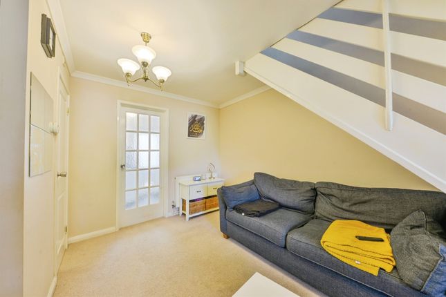 32, Forresters Drive, Welwyn Garden City photo 3