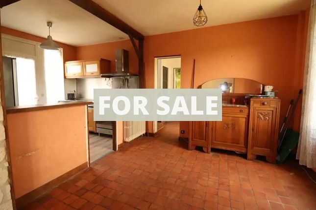 Detached house for sale in Tessy-Bocage, Basse-Normandie, 50420, France