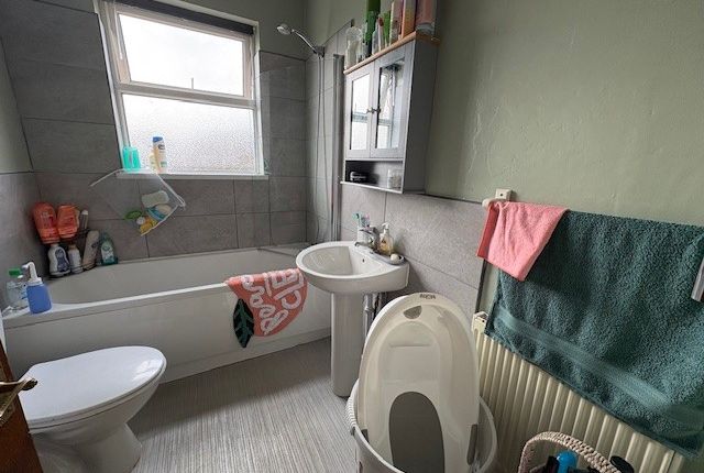 60, Sutton-in-Ashfield photo 4