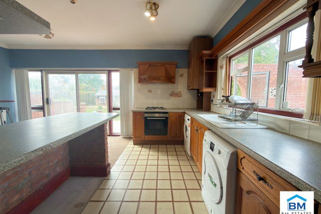 15, Barbara Avenue, Leicester photo 5