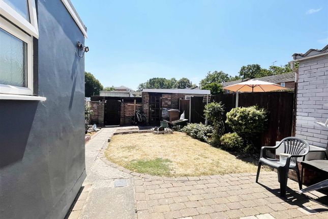 367, Meadgate Avenue, Chelmsford photo 5