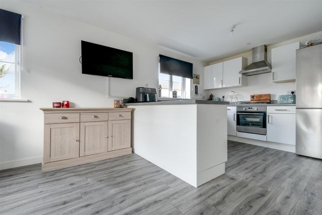 19, Woodside Drive, Scunthorpe photo 4