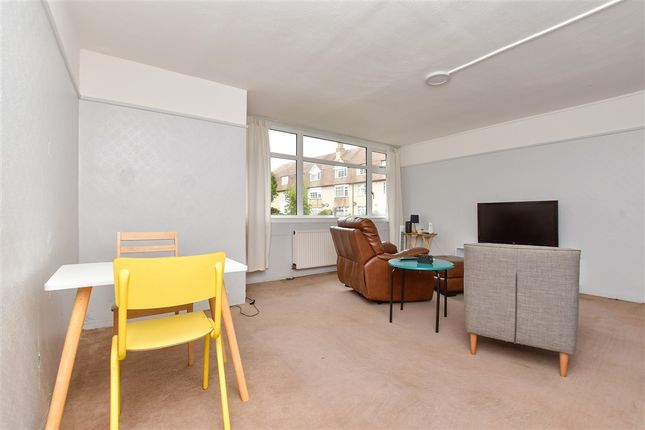 Kingston Road, Epsom photo 4