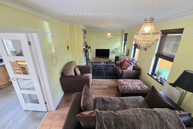 5 Heol Pandy, Bridgend photo 5