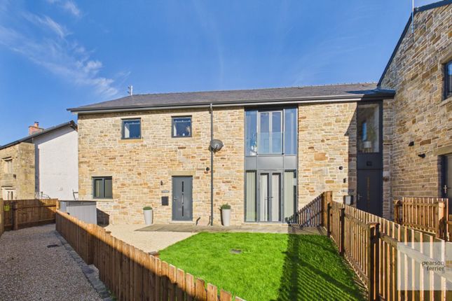 2-bed flat on The Hayloft, Bast House Farm, Manchester Road, Bury, £1,600/mo