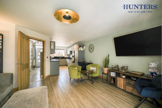 2, Livingstone Drive, Lichfield photo 4