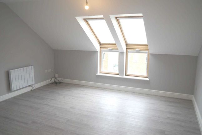 Flat to rent in Lemsford Road, Hatfield