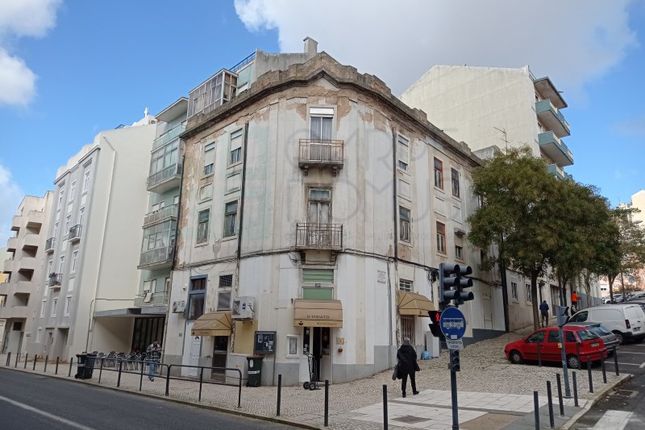 Apartment for sale in Estrada Benfica, São Domingos De Benfica, Lisboa