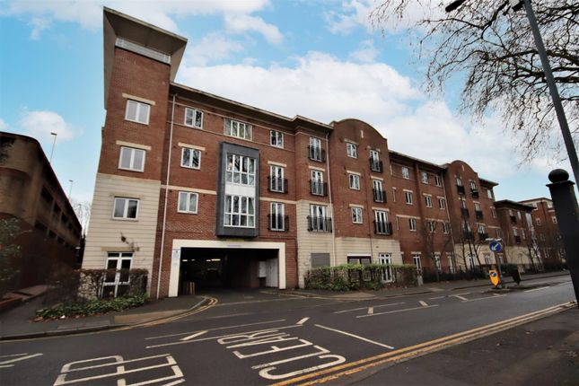 1-bed flat on Flat 75 Park View, Grenfell Road, Maidenhead, £190,000